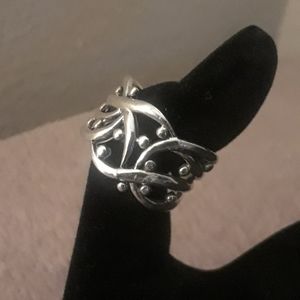 Very pretty wide silver ring